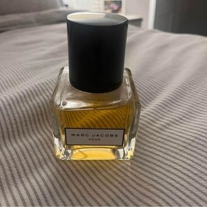 Marc Jacobs PEAR perfume